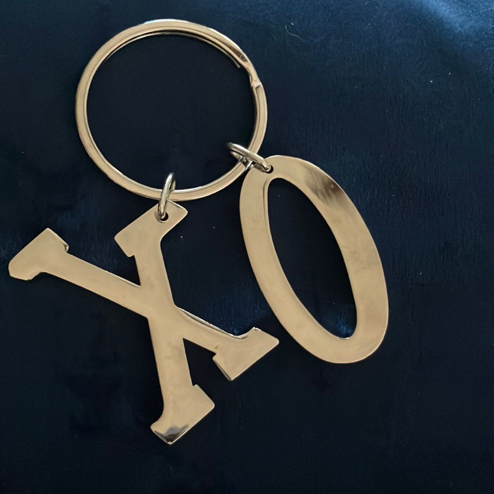 Silver XO (hugs & kisses) Metal Keychain